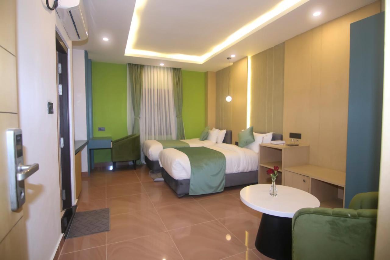 Hotel Aikawa Sauraha Kültér fotó