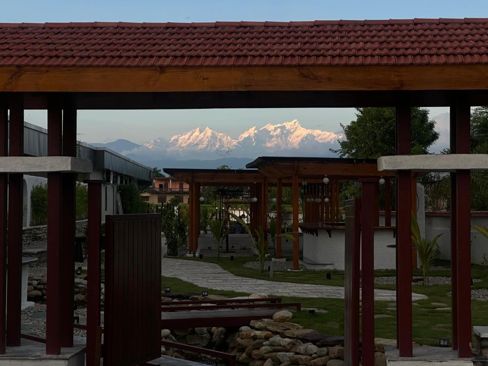 Hotel Aikawa Sauraha Kültér fotó
